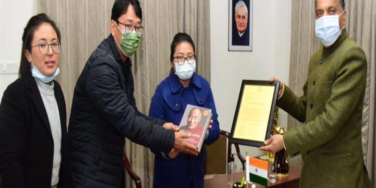 Tibetan community conveys good wishes on Statehood Day celebrations