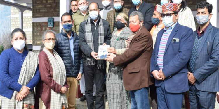 CM expresses condolences with family of former MLA Chander Sen Thakur