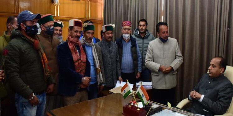 Deputation of Rohru area call on CM