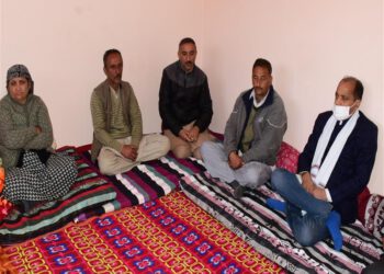 CM visits Kumarsain to condole demise of OSD’S father