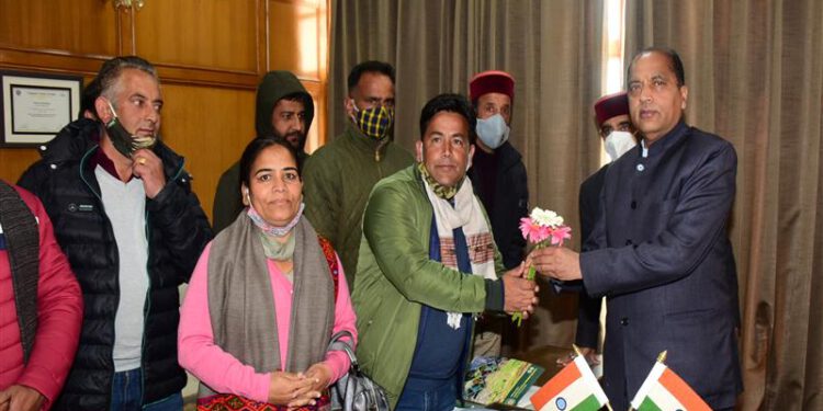 Deputation of newly elected members of Nawar area call on CM
