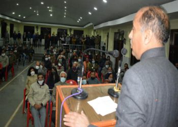 CM interacts with the intellectuals of Palampur town during Budhijivi Sammelan
