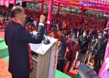 Panchayat representatives should carry out development works with transparency: CM