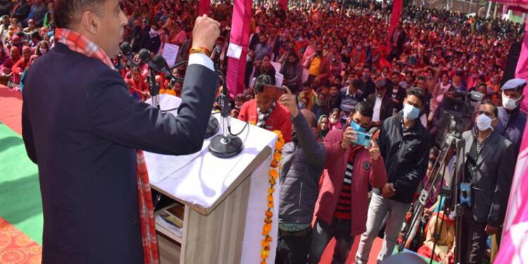 Panchayat representatives should carry out development works with transparency: CM