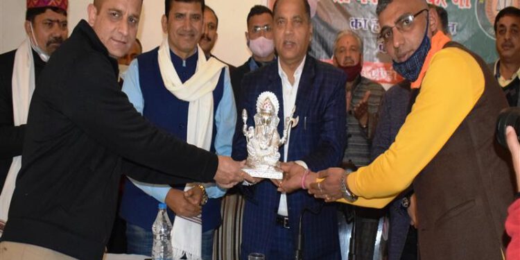 State Government committed towards welfare of the traders: CM