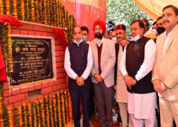 CM inaugurates and lays foundation stone of projects worth Rs. 29 crore in Doon Vidhan Sabha area