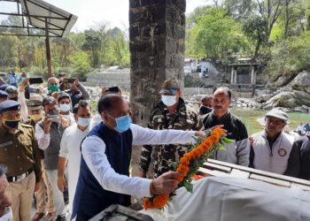 CM attends last rites of MP Ram Swaroop Sharma