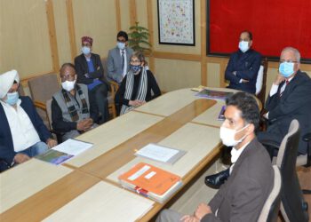 Actress Deepa Sahi meets Chief Minister