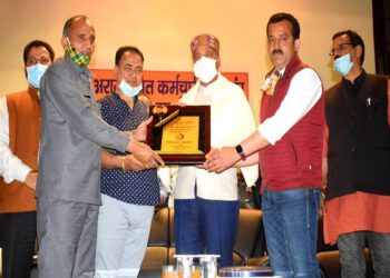 CM thanks employees for playing important role during Corona pandemic