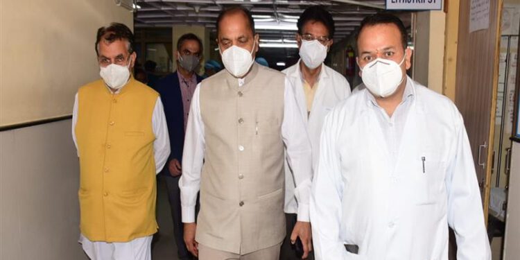 CM visits Virbhadra Singh at IGMC