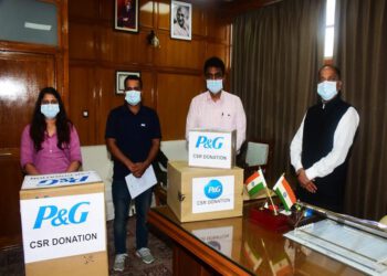 Oxygen concentrators presented to Chief Minister