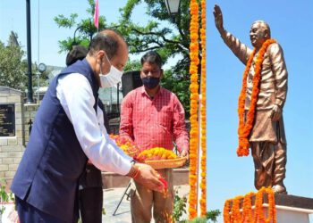 CM pays floral tributes on death anniversary of Atal Bihari Vajpayee