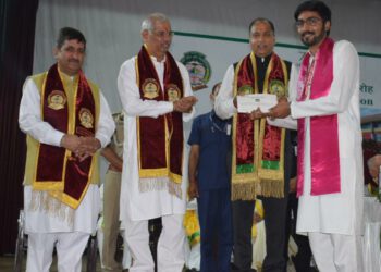 Hon’ble Governor and Hon’ble Chief Minister during the 16th Convocation of CSK Himachal Pradesh Agriculture University Palampur on 23/8/2021