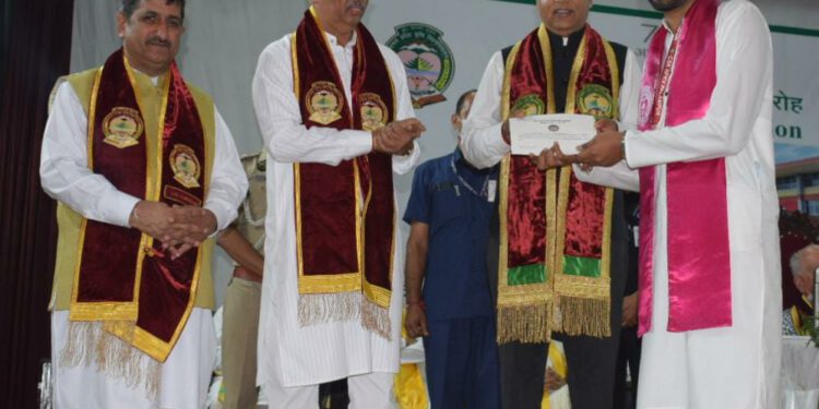 Hon’ble Governor and Hon’ble Chief Minister during the 16th Convocation of CSK Himachal Pradesh Agriculture University Palampur on 23/8/2021