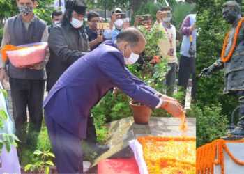 CM pays floral tribute to Dr. Yashwant Singh Parmar