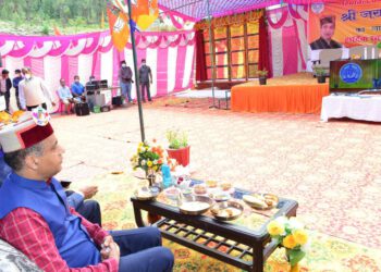 Hon’ble CM listening to Man Ki Baat Programme of Hon’ble PM at Udaipur in Lahaul valley of Lahaul-Spiti district on
