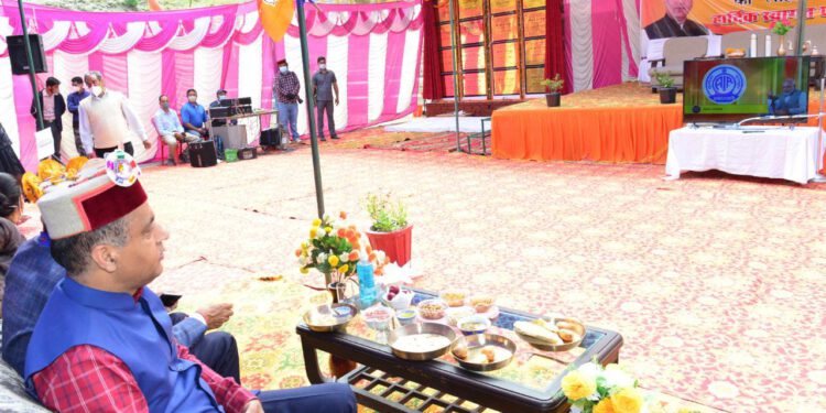 Hon’ble CM listening to Man Ki Baat Programme of Hon’ble PM at Udaipur in Lahaul valley of Lahaul-Spiti district on