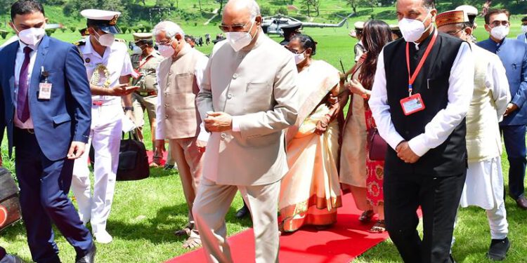 President accorded warm welcome on arrival at Shimla