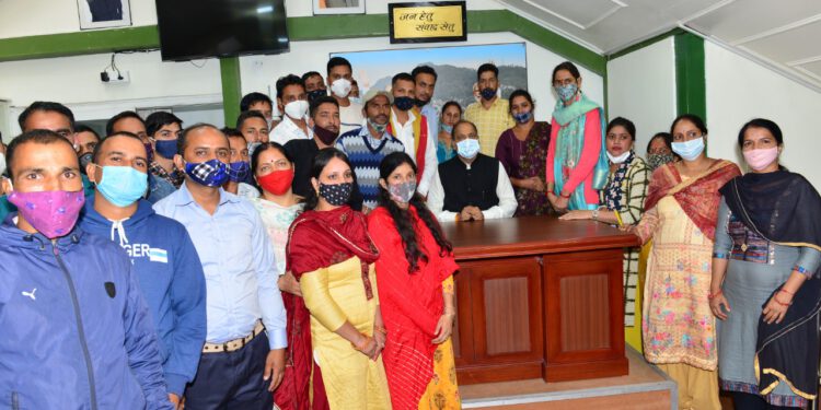 Delegation of SCVT PTI Sangh Mandi calls on Chief Minister