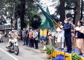 Chief Minister flags off  61 vehicles of Police department