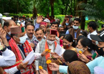 Hon’ble CM being accorded rousing welcome on his arrival at Rampur