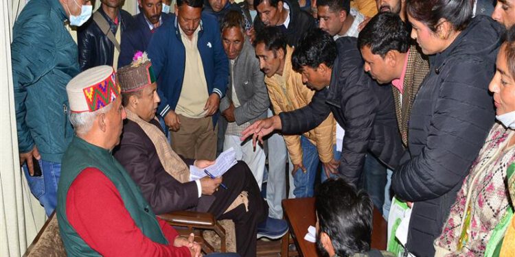 Chief Minister Jai Ram Thakur listening to public grievances at Pandoh in Mandi district today