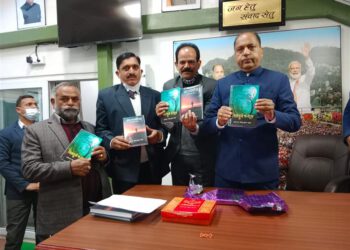 CM release two books of Dr. Ravinder Kumar Thakur
