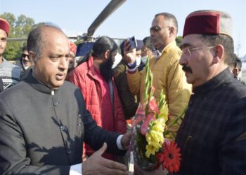 CM accorded warm welcome on his arrival at Palampur
