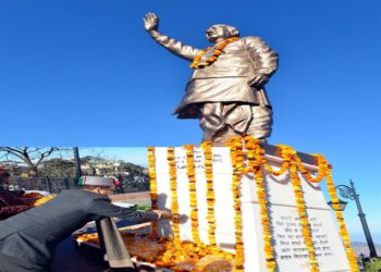 Governor and CM pay tribute to former Prime Minister Atal Bihari Vajpayee