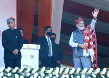 PM dedicates developmental projects worth Rs 11,581 crore to the State