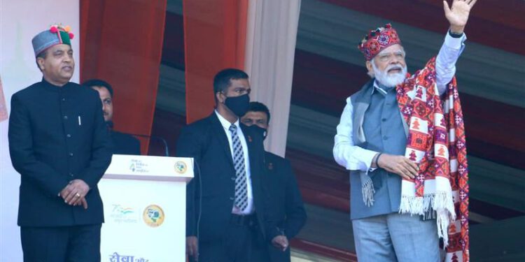 PM dedicates developmental projects worth Rs 11,581 crore to the State