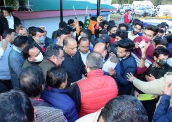 Delegation of Dr. G.C. Negi Veterinary College Palampur calls on CM