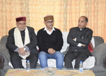 CM consoles bereaved family of Dr. Shiv Kumar