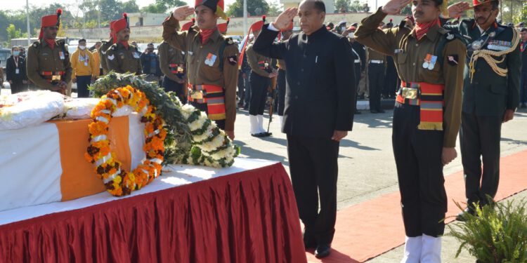 Chief Minister receives mortal remains of Lance Naik Vivek Kumar at Gaggal Airport