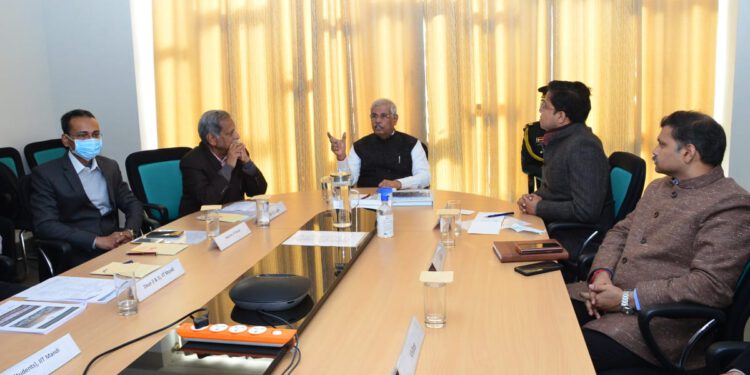 Governor visits IIT Mandi