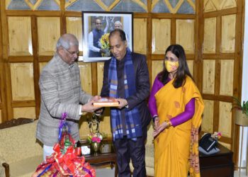 Governor greets CM on his birthday
