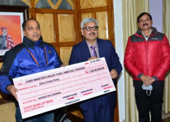 MD NHPC A. K. Singh today presented a cheque of Rs 1 crore on behalf of NHPC to Hon’ble CM towards the CM Relief Fund.