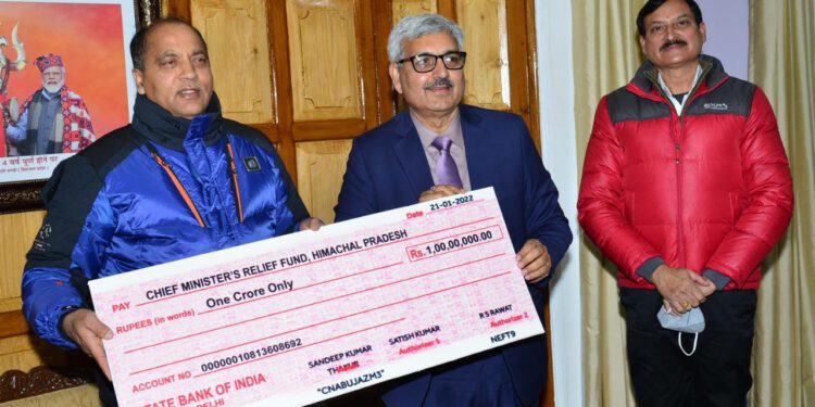 MD NHPC A. K. Singh today presented a cheque of Rs 1 crore on behalf of NHPC to Hon’ble CM towards the CM Relief Fund.