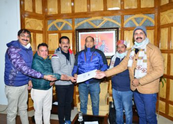 Leaders of different Employees Unions of the State, led by State NGO