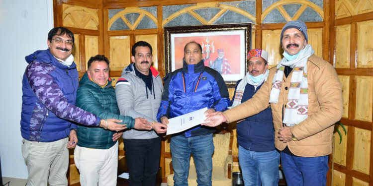 Leaders of different Employees Unions of the State, led by State NGO