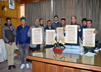 Chief Minister releases calender of Akhil Bharatiya Rashtriya Shaikshik Mahasangh