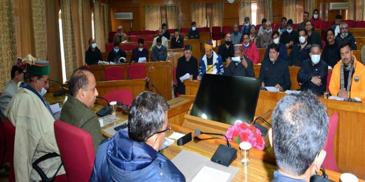 Committee to be constituted to rationalize market fee on commodities: CM