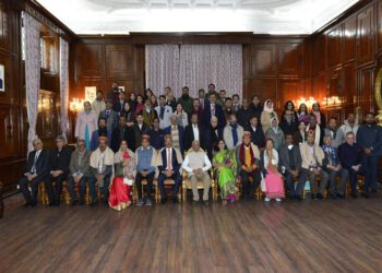 Governor hosts dinner for members of Foundations of India and Bangladesh
