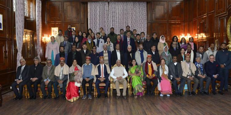 Governor hosts dinner for members of Foundations of India and Bangladesh