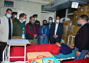 CM enquires health of injured police officials