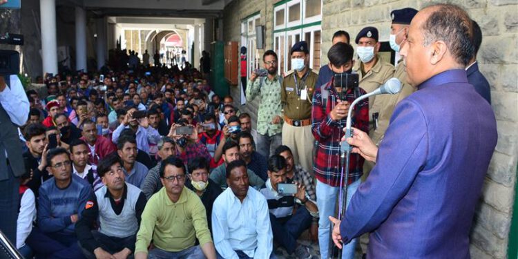 CM addresses delegation of Panchayat Chowkidars