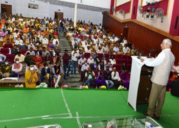 Governor presides over felicitation function organized by Kangra Against Covid-19 Working Group