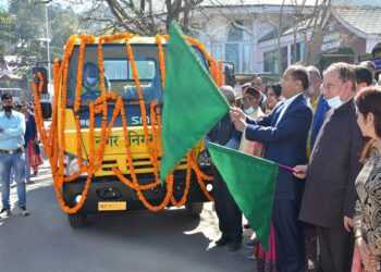 CM flags off 15 vehicles for transportation of Municipal Solid Waste in Shimla town