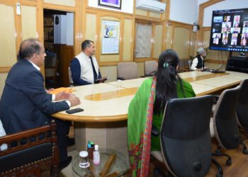 CM interacts with students evacuated from Ukraine