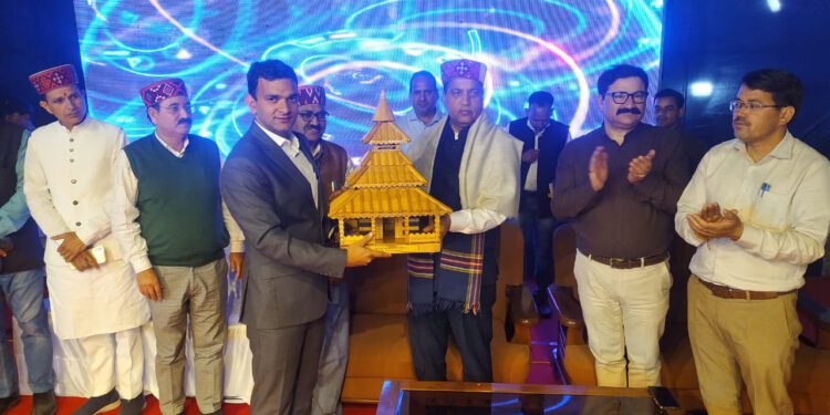 Chief Minister inaugurates Kullu Carnival